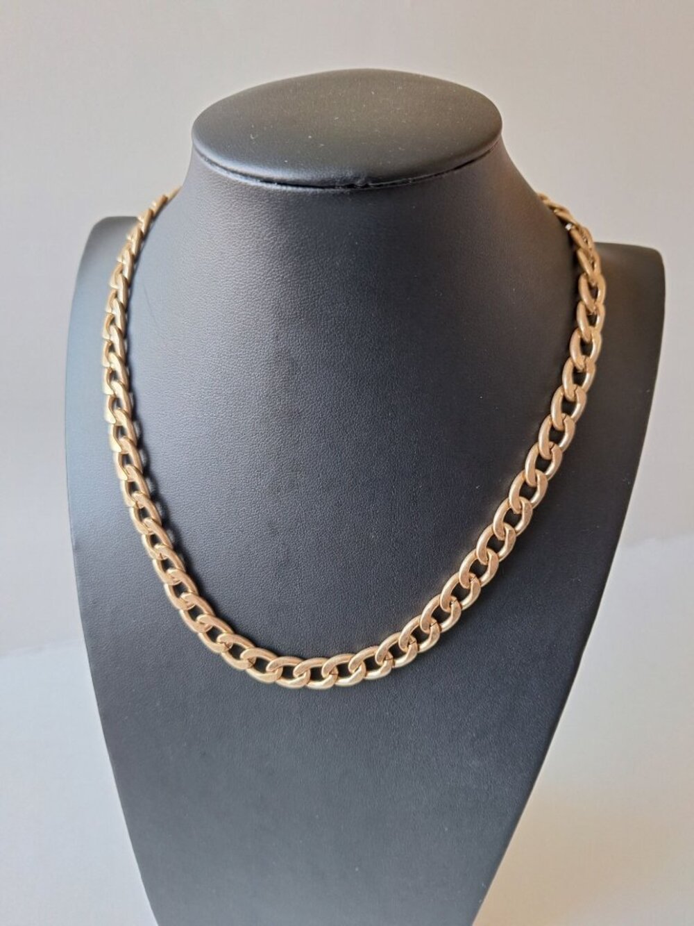 Vintage 1990s Gold-Tone Curb Link Chain Collar Necklace